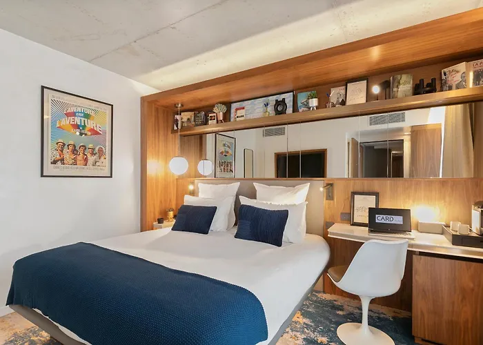 Card Hotel